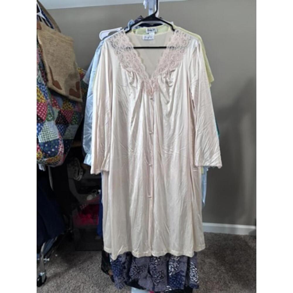 Vintage Vanity Fair Pink Lace Trim Long Sleeve Nightgown